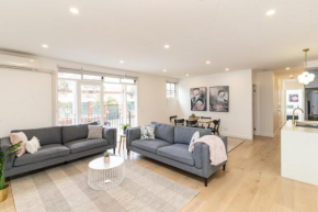 Renovated 3 bedroom, 2 bathroom apartment